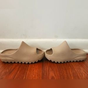Yeezy slides size 1 kids